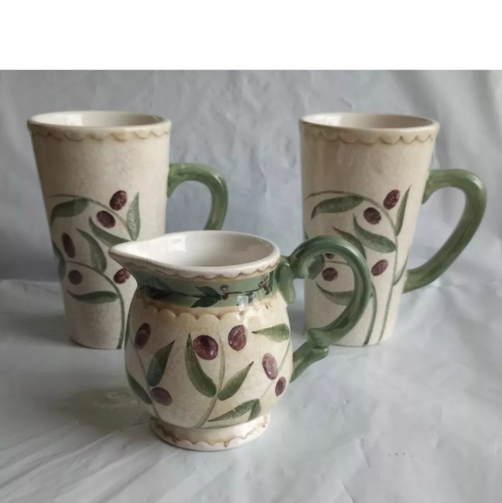 Oneida Oliveto 16-ounce, 6" tall Coffee Mug Set Of 2 & Creamer See Descr…